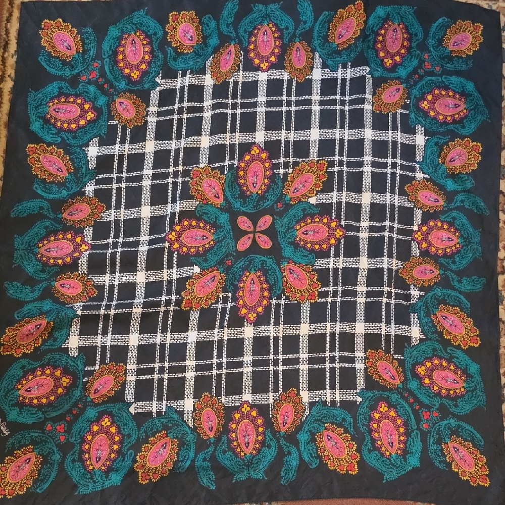 Diane Von Furstenberg Paisley Pattern Scarf